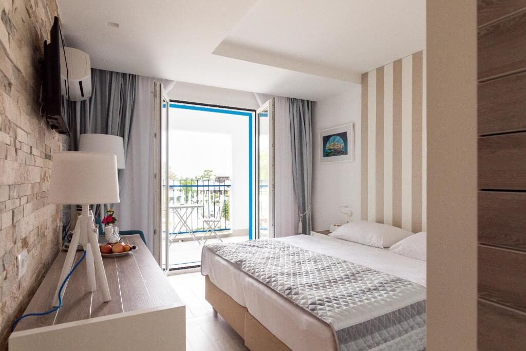 Double or Twin Room with Extra Bed